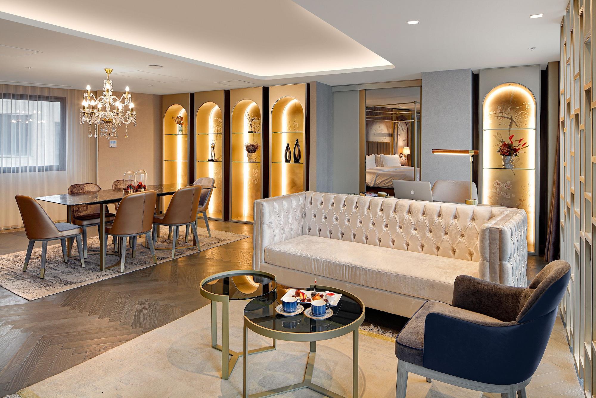 Отель Wanda Vista Стамбул Экстерьер фото The interior of a suite at the Mandarin Oriental, London