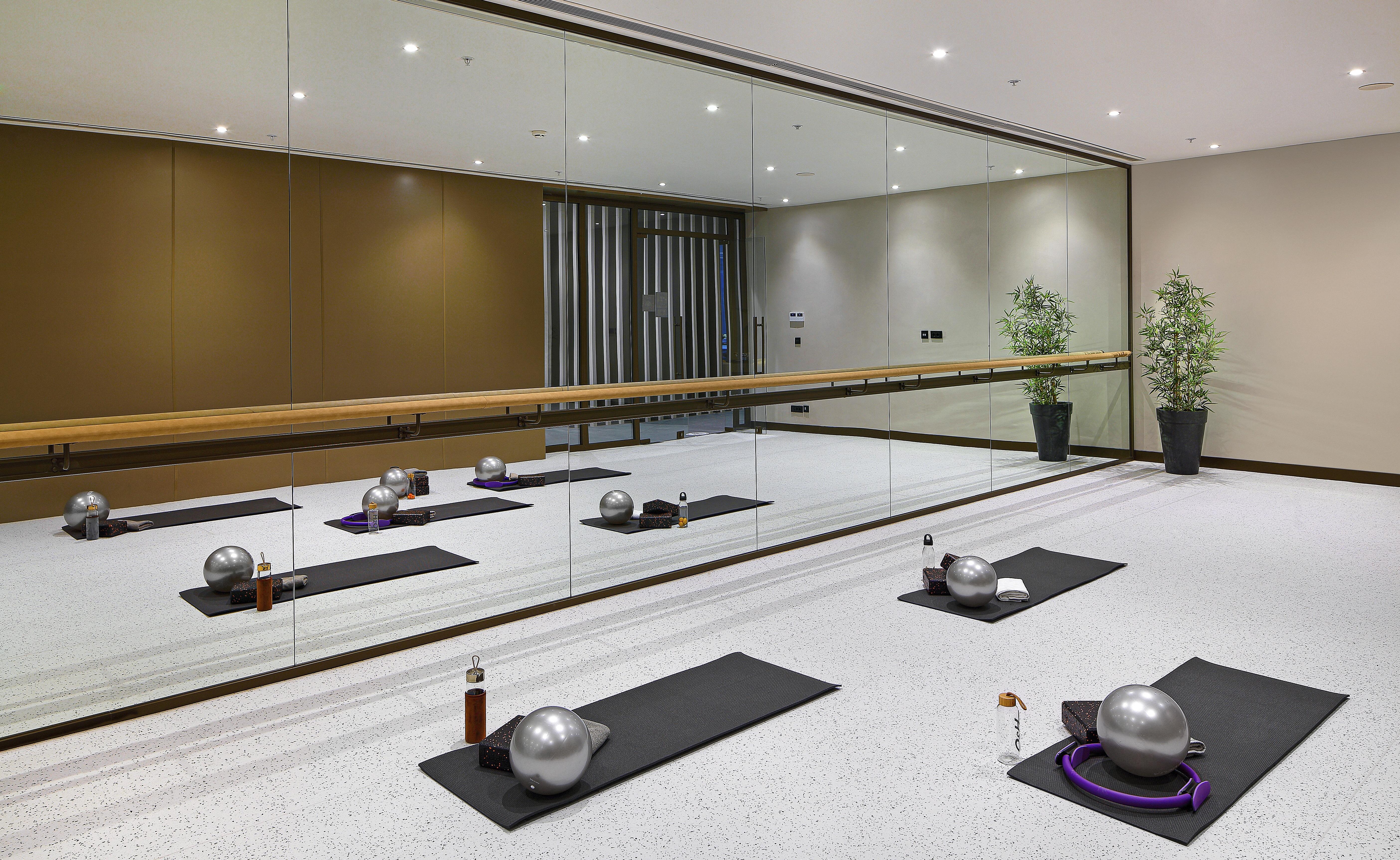 Отель Wanda Vista Стамбул Экстерьер фото The Pilates studio at The Dorchester